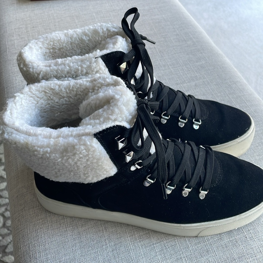 MARC FISHER BLACK DAIRE ANKLE BOOTIE / SNEAKERS size 10 - Picture 4 of 13